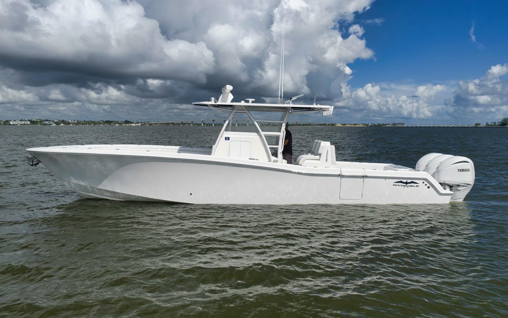 INVINCIBLE — 2018 · 36' · Pre-Owned