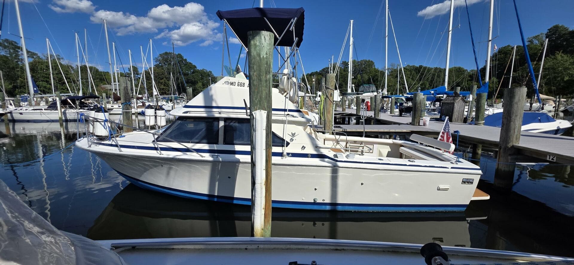 SoulShine — 1983 · 28' · 1 Cabin · Pre-Owned