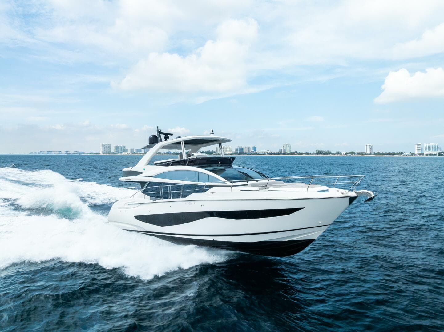 SCOTT FREE — 2023 · 61' · 4 Cabins · Pre-Owned