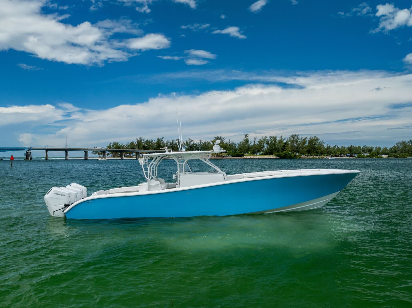 2009 Yellowfin — 2009 · 42' · Pre-Owned