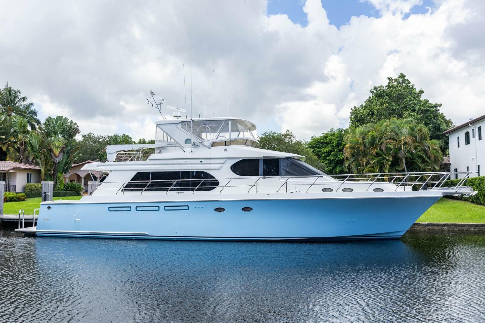 Bluewater — 2005 · 68' · 3 Cabins · Pre-Owned