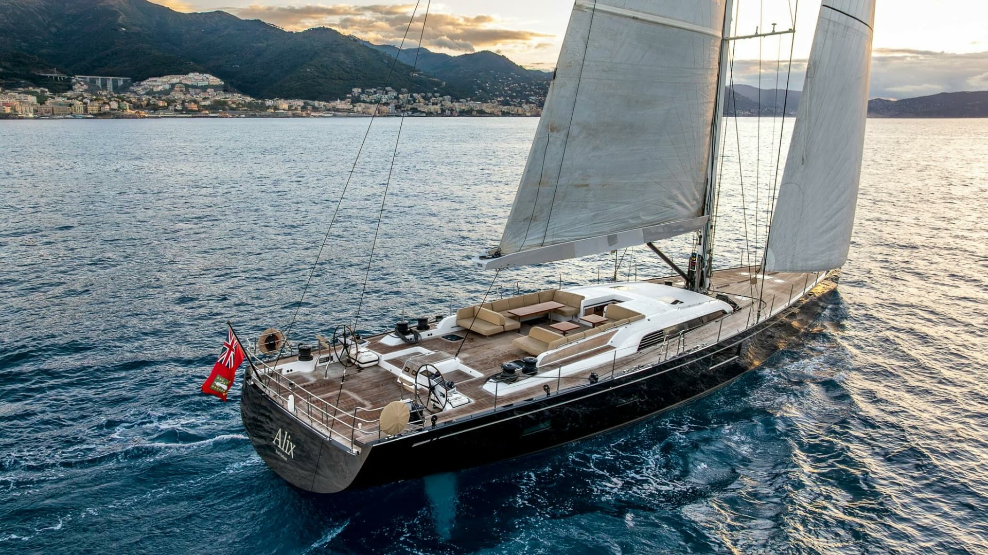 ALIX — 2021 · 97' · 4 Cabins · Pre-Owned
