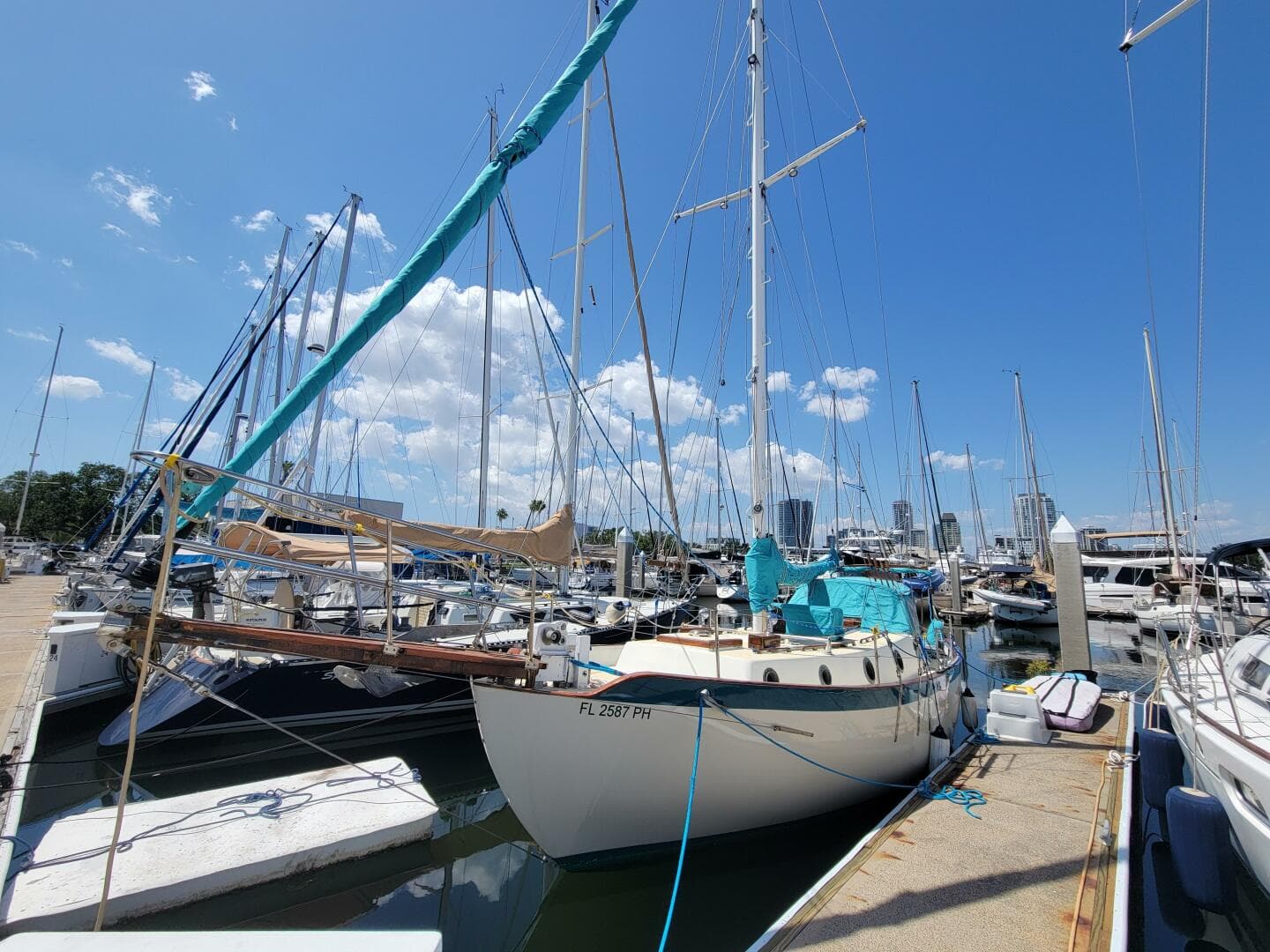 Wild Flowers — 1975 · 32' · Pre-Owned