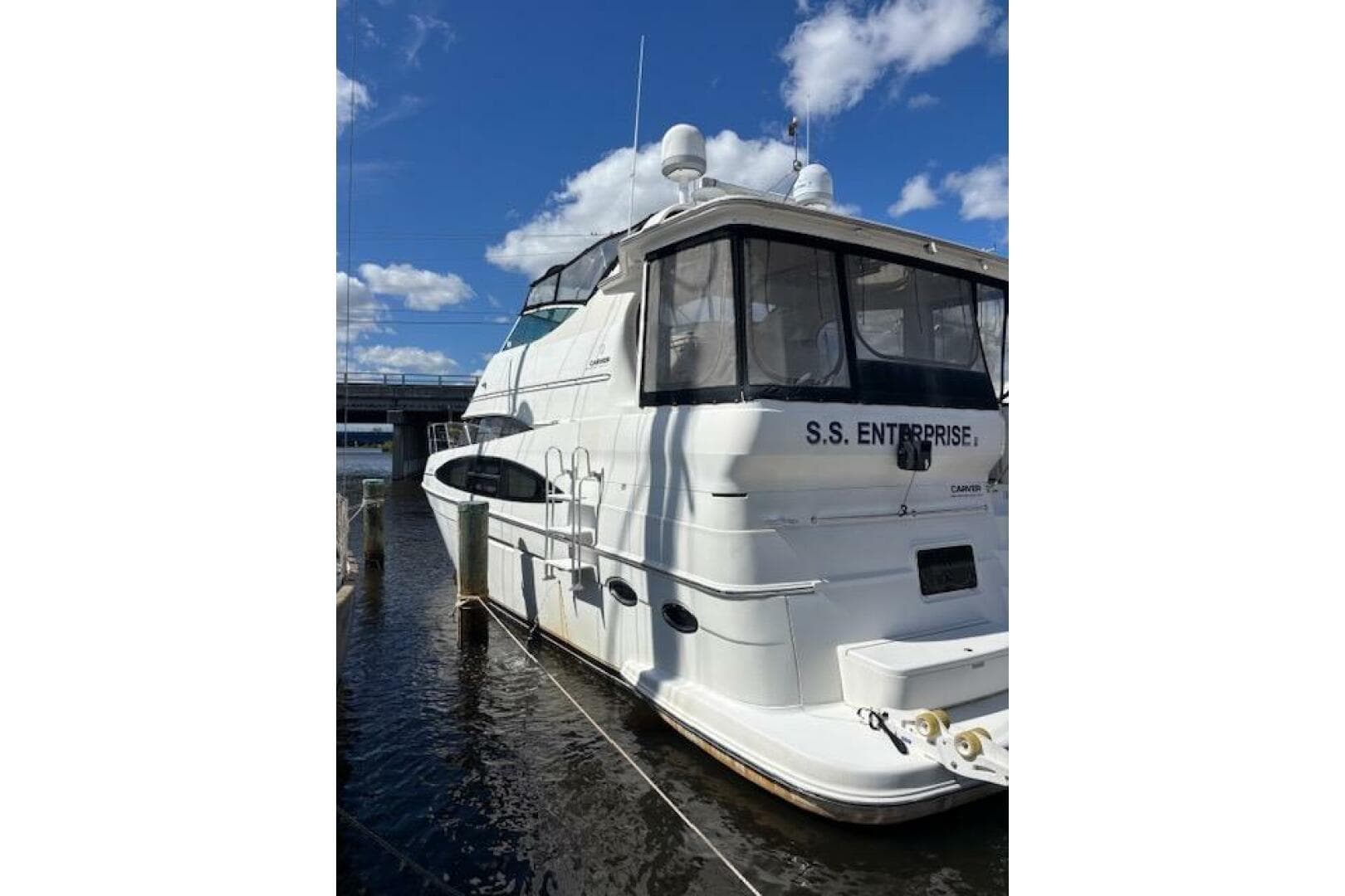 2004 Carver 466 Motor Yacht — 2004 · 46' · Pre-Owned