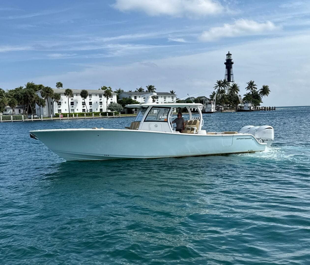 Scungilli — 2023 · 35' · 1 Cabin · Pre-Owned