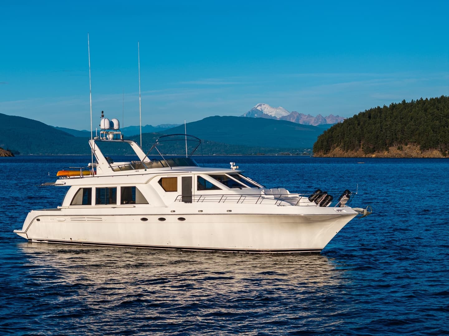 Kell Bell — 2001 · 61' · 3 Cabins · Pre-Owned