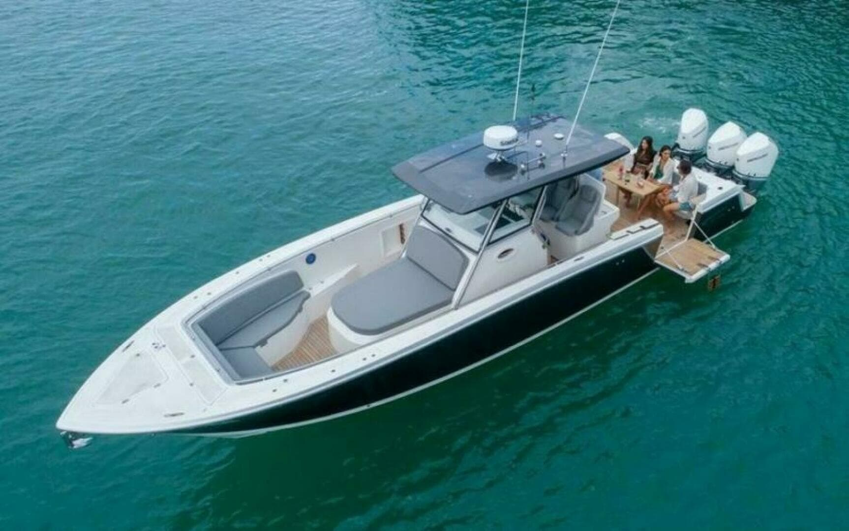 2025 Fishing Raptor 390 Solarium — 2025 · 39' · 1 Cabin · New