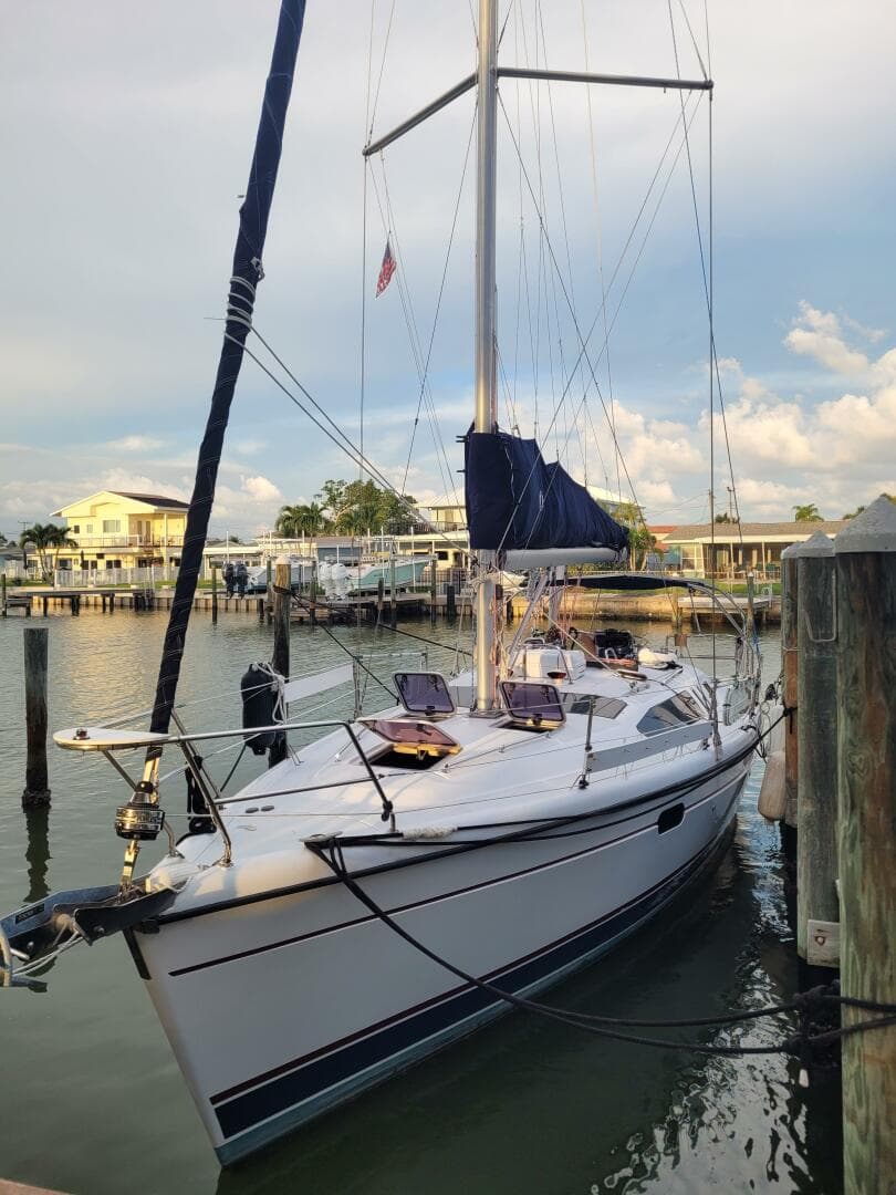 Carpe Vinum — 1997 · 38' · 2 Cabins · Pre-Owned