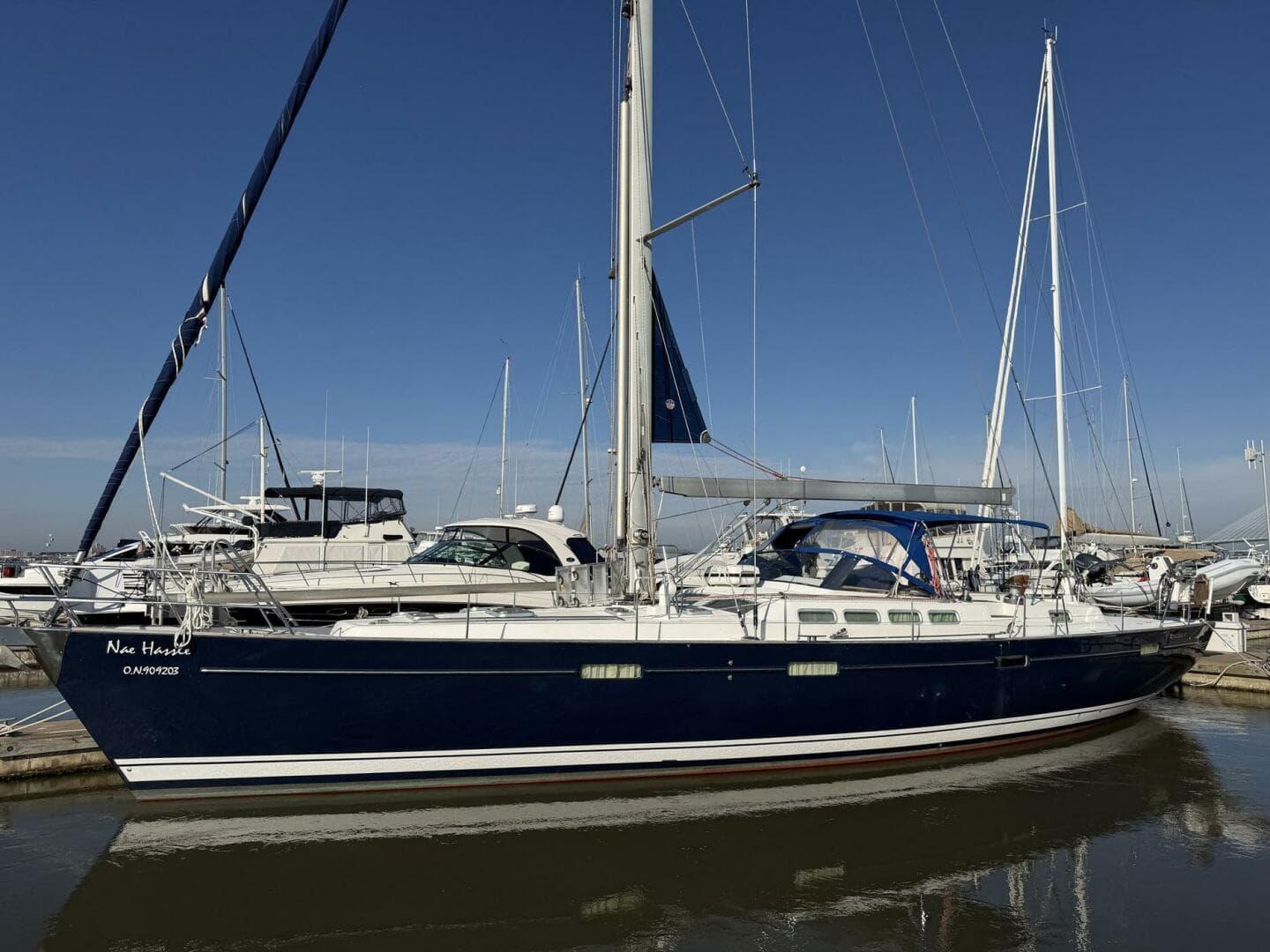 Nae Hassle — 2004 · 57' · 2 Cabins · Pre-Owned