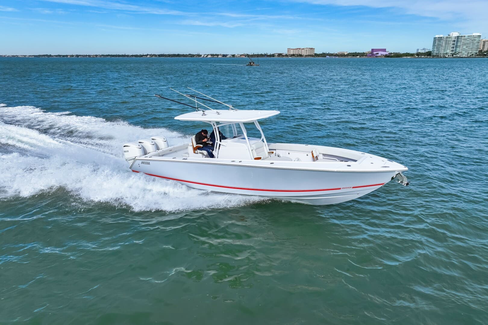 Ursus — 2025 · 34' · Pre-Owned