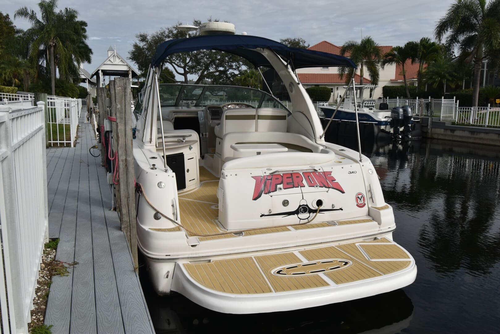 Viper One — 2006 · 32' · 2 Cabins · Pre-Owned