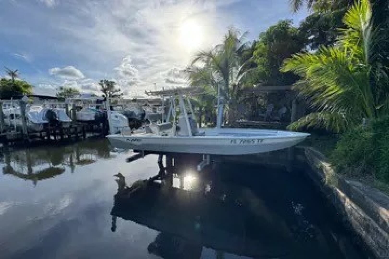 2022 Avid — 2022 · 23' · Pre-Owned