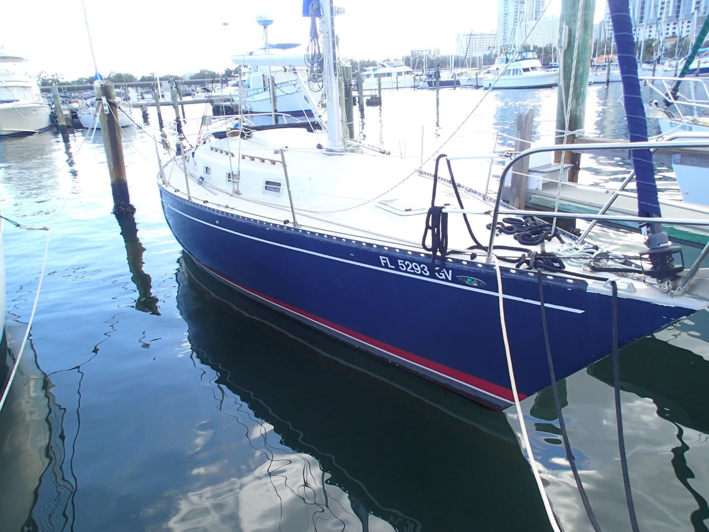 Alice — 1980 · 33' · 2 Cabins · Pre-Owned