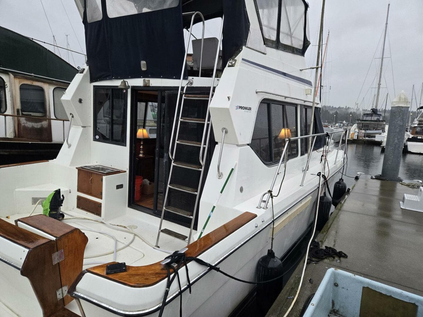 Mary's Speak Easy — 1991 · 42' · 2 Cabins · Pre-Owned