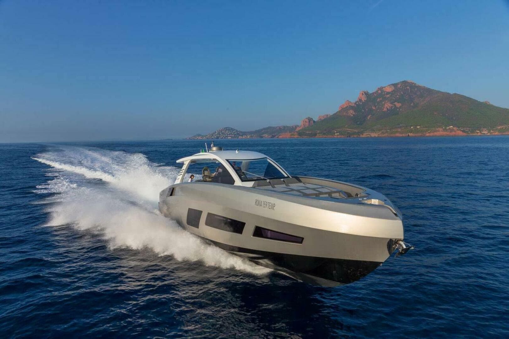 2027 Canados Gladiator 631 Next — 2027 · 63' · 2 Cabins · New