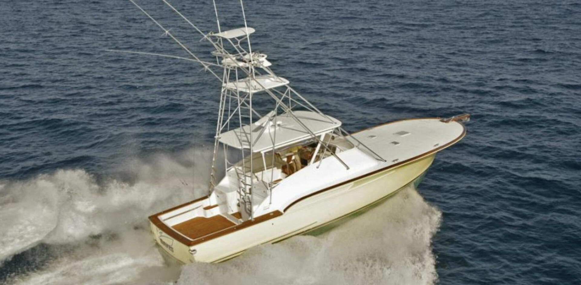 2027 Buddy Davis Davis 48 Express — 2027 · 47' · 1 Cabin · New