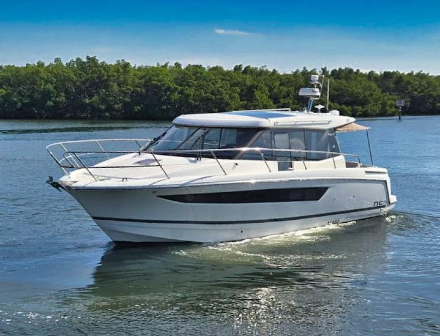 AMI KIDS — 2018 · 36' · 2 Cabins · Pre-Owned