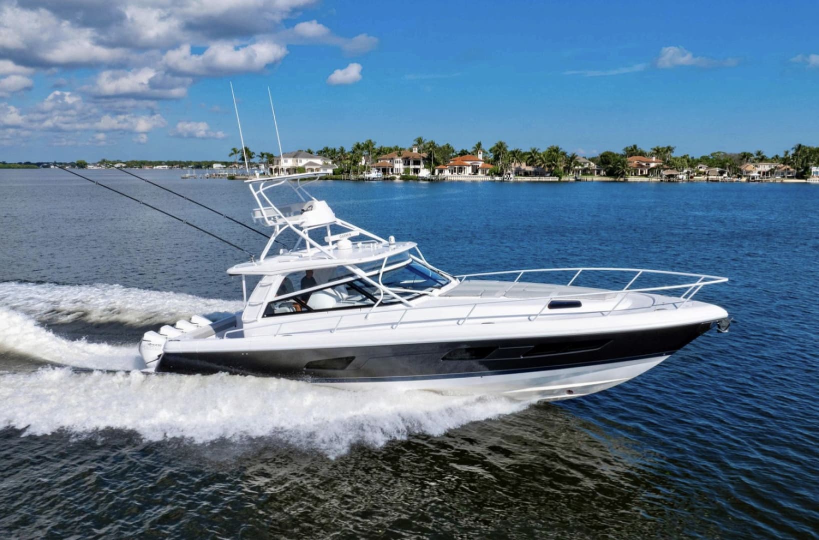 2022 Intrepid 477 Evolution — 2022 · 47' · Pre-Owned