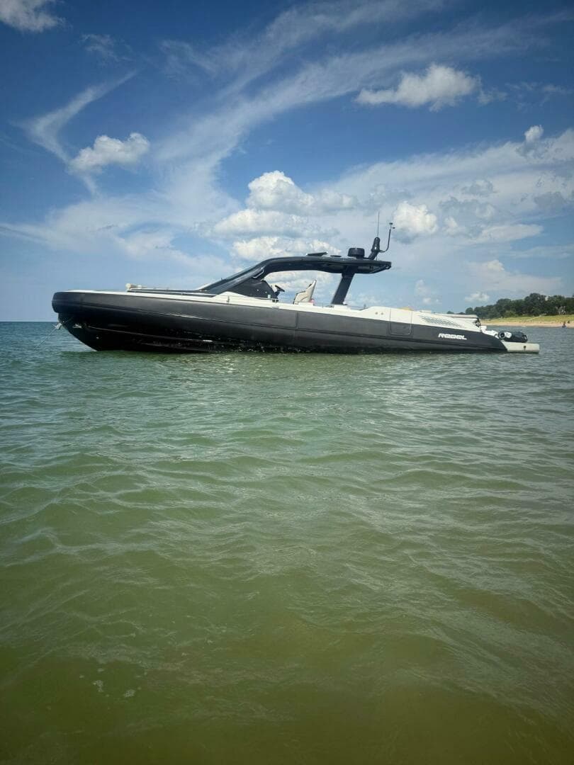 Shadow Boat — 2024 · 42' · Pre-Owned