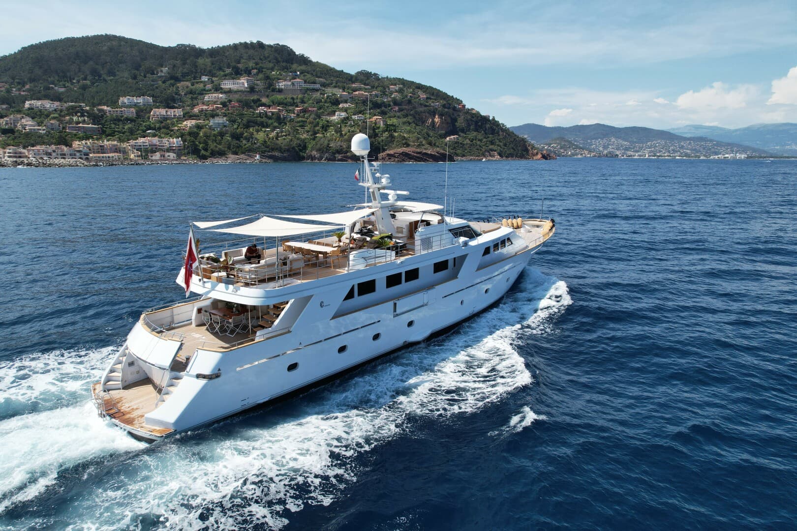 ESPINOLA — 1989 · 113' · 4 Cabins · Pre-Owned