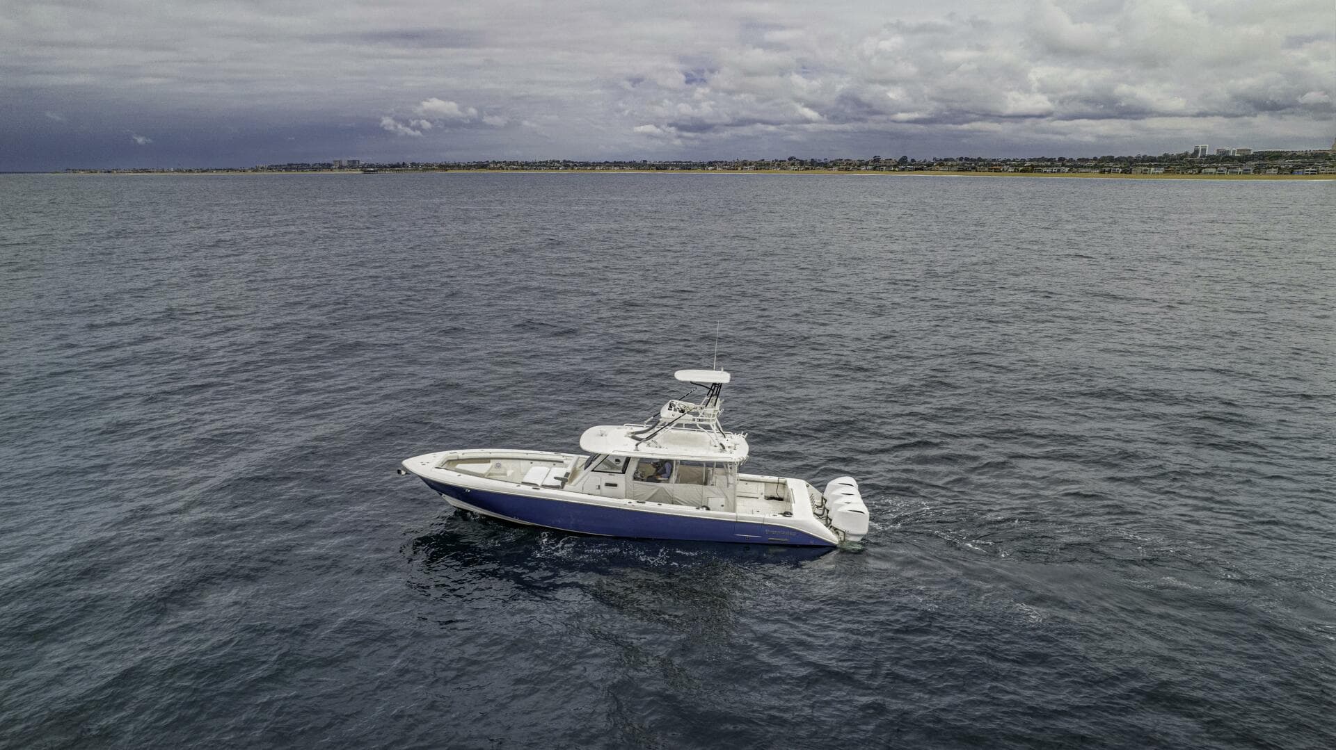 Angelique — 2015 · 43' · 1 Cabin · Pre-Owned
