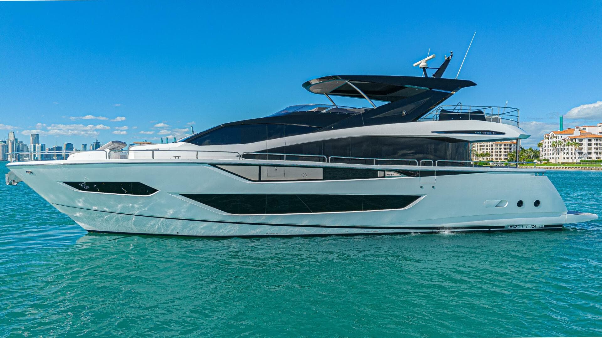 HIDEOUT — 2025 · 88' · 4 Cabins · Pre-Owned