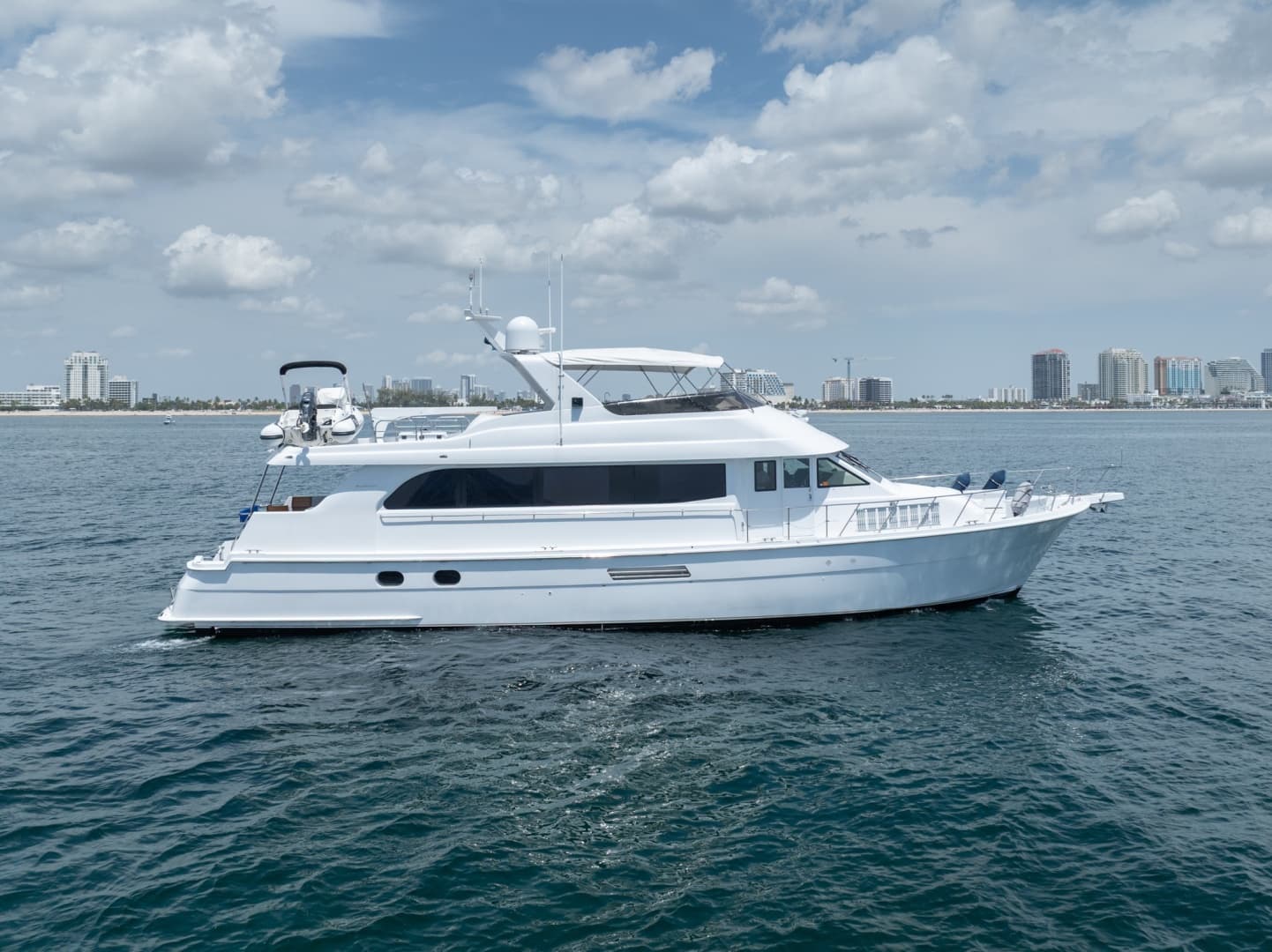 Island Dancer — 2000 · 75' · 4 Cabins · Pre-Owned