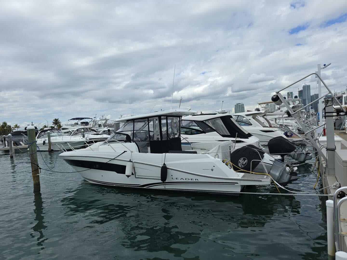 2022 Jeanneau Leader 10.5 WA Series 2 — 2022 · 35' · 2 Cabins · Pre-Owned