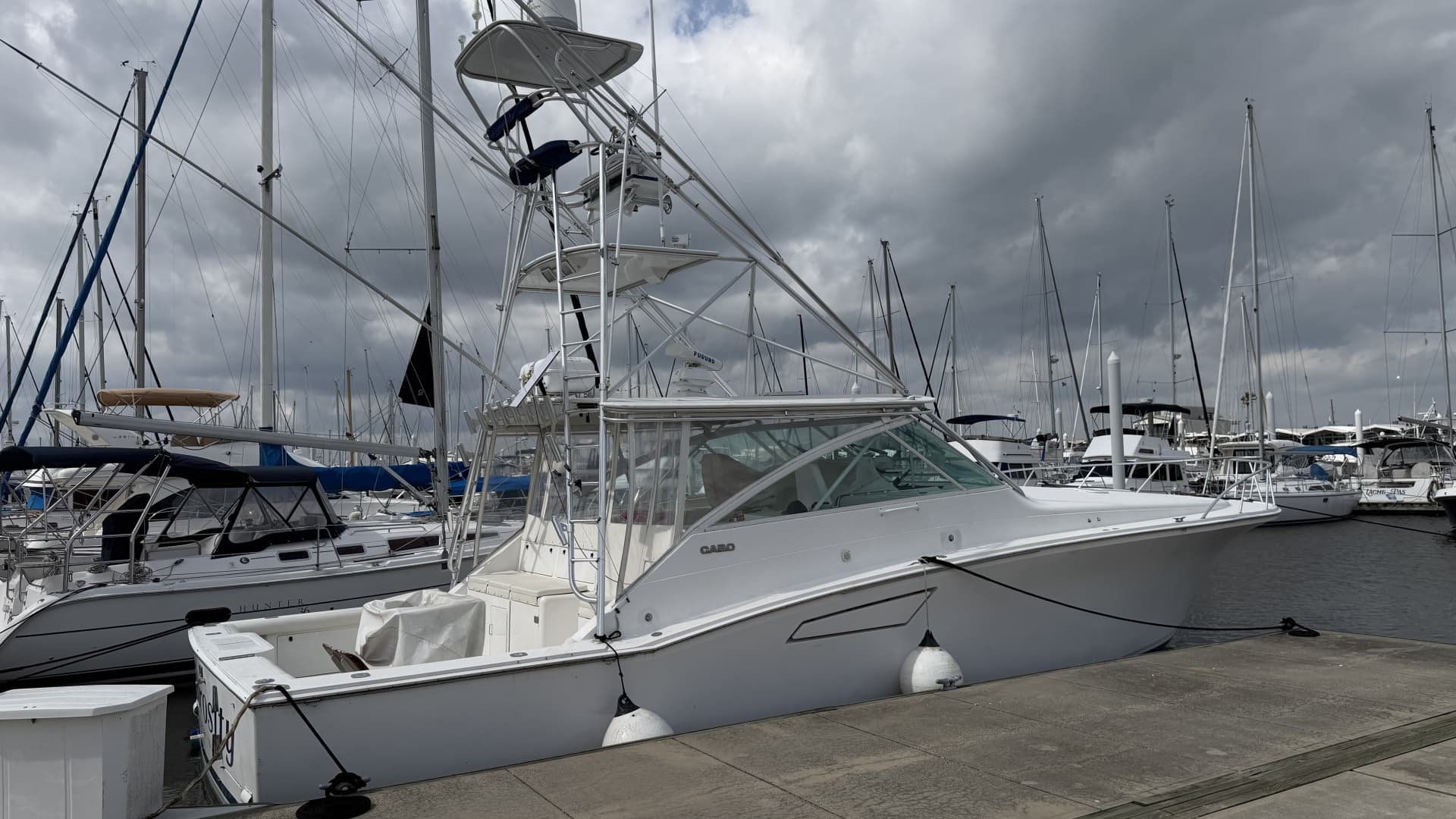 Porosity — 2000 · 48' · 2 Cabins · Pre-Owned