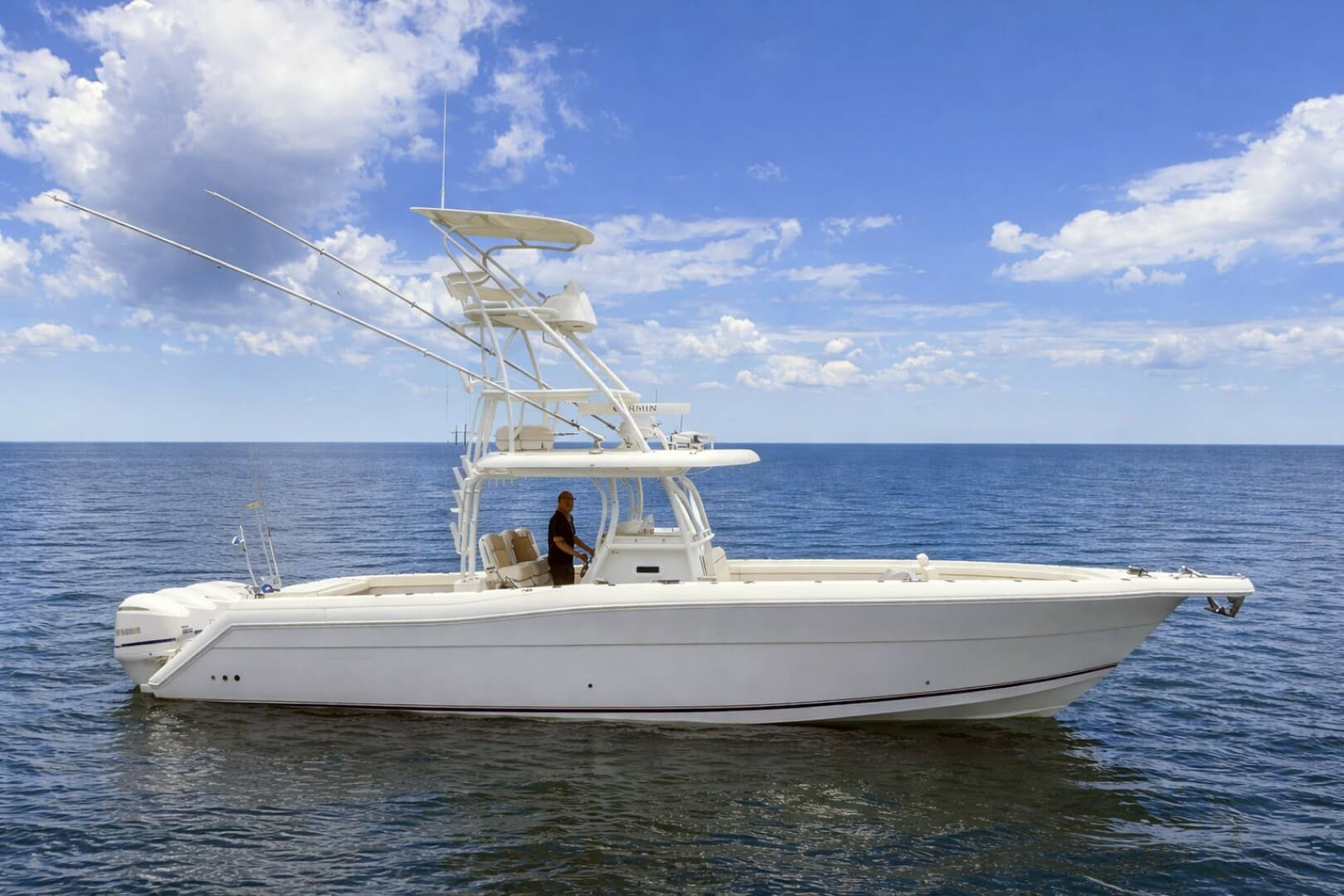 HOOKEN-UP — 2019 · 41' · 1 Cabin · Pre-Owned