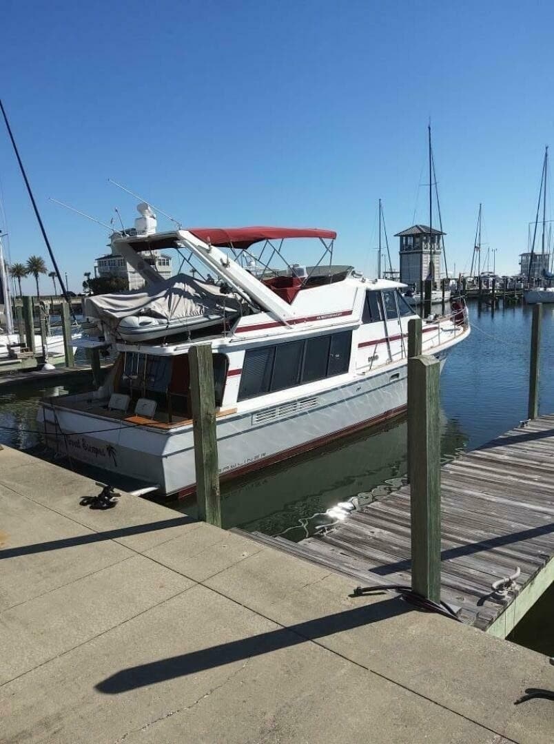 1991 Bayliner 4588 Pilothouse — 1991 · 45' · 3 Cabins · Pre-Owned