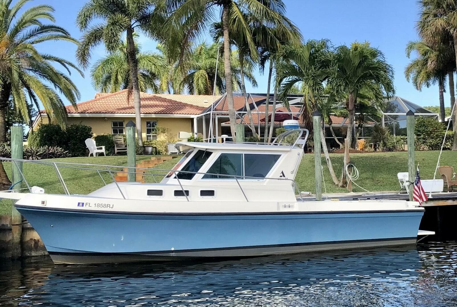 Fun — 1996 · 28' · 1 Cabin · Pre-Owned