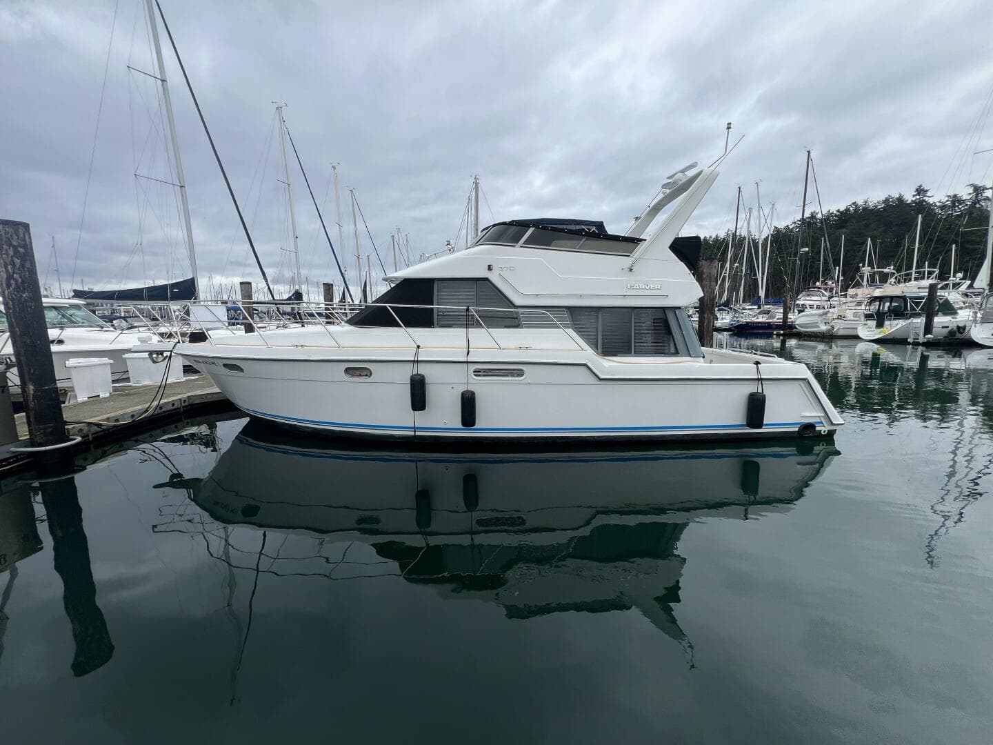Sun Bun — 1994 · 40' · 2 Cabins · Pre-Owned