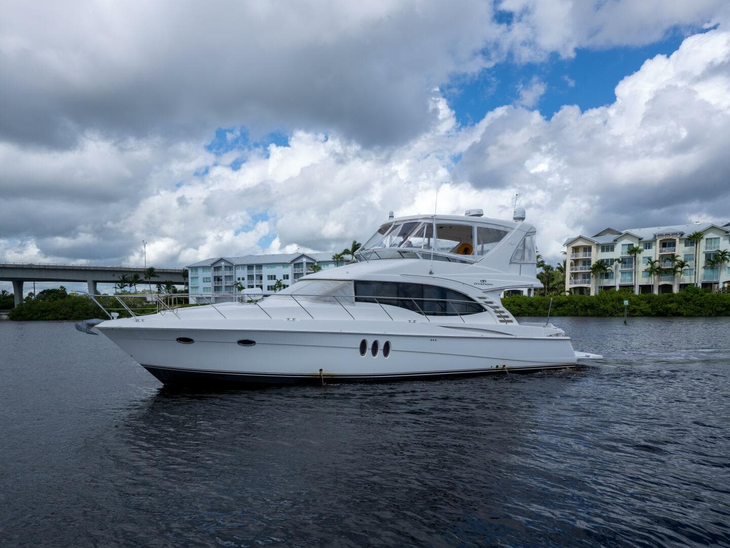 IMMERSED — 2009 · 52' · 3 Cabins · Pre-Owned