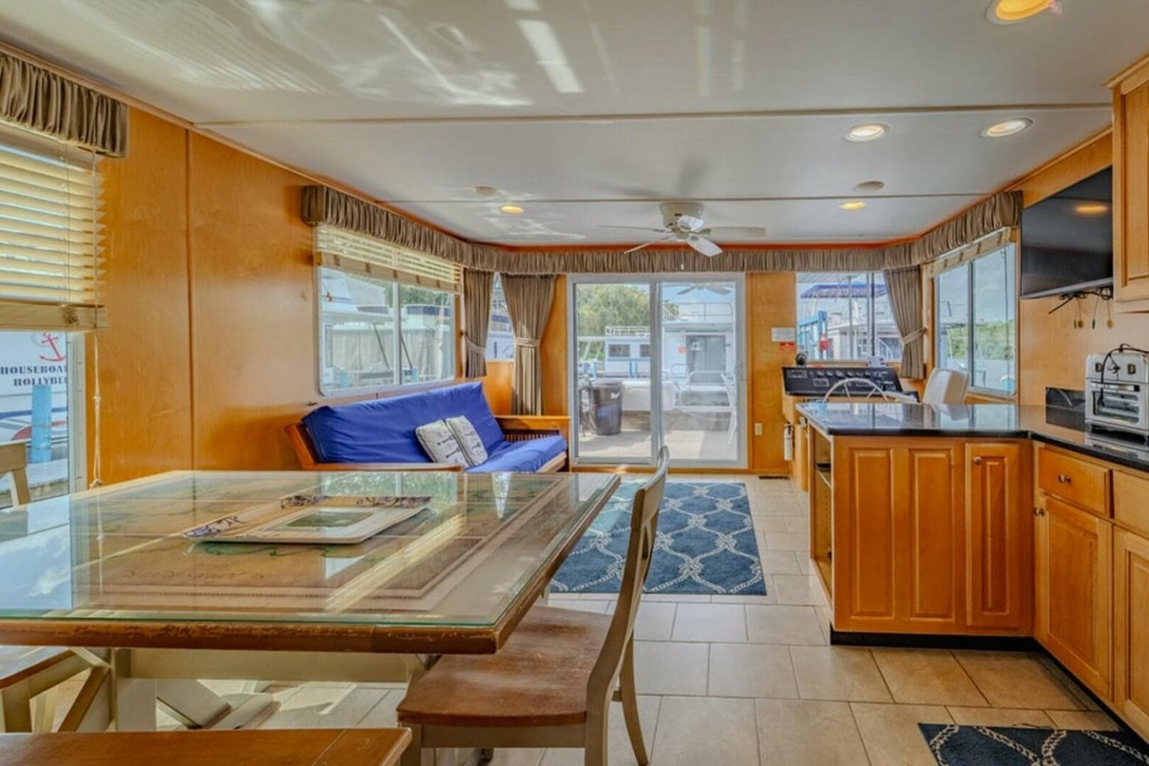 Southern Belle — 2014 · 55' · 3 Cabins · Pre-Owned