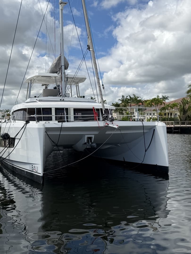 Stills — 2026 · 52' · 4 Cabins · Pre-Owned