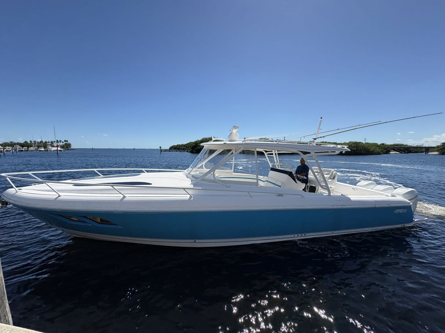 2018 Intrepid — 2018 · 40' · Pre-Owned