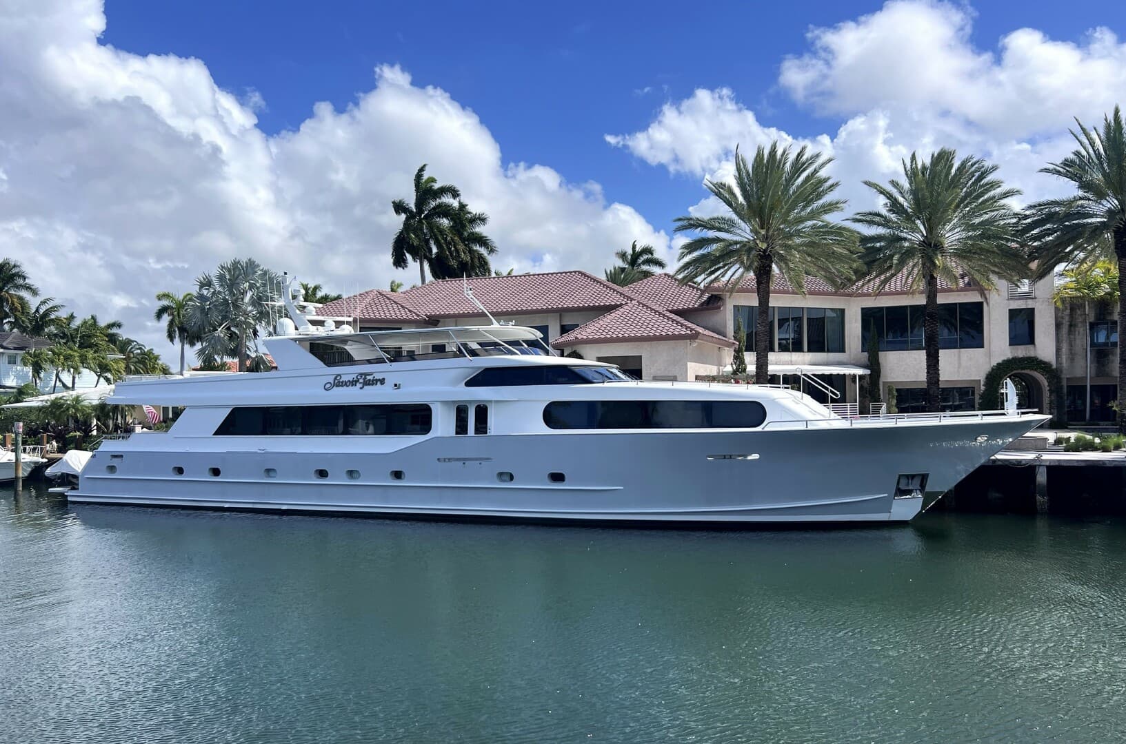 SAVOIR-FAIRE — 2002 · 120' · 4 Cabins · Pre-Owned