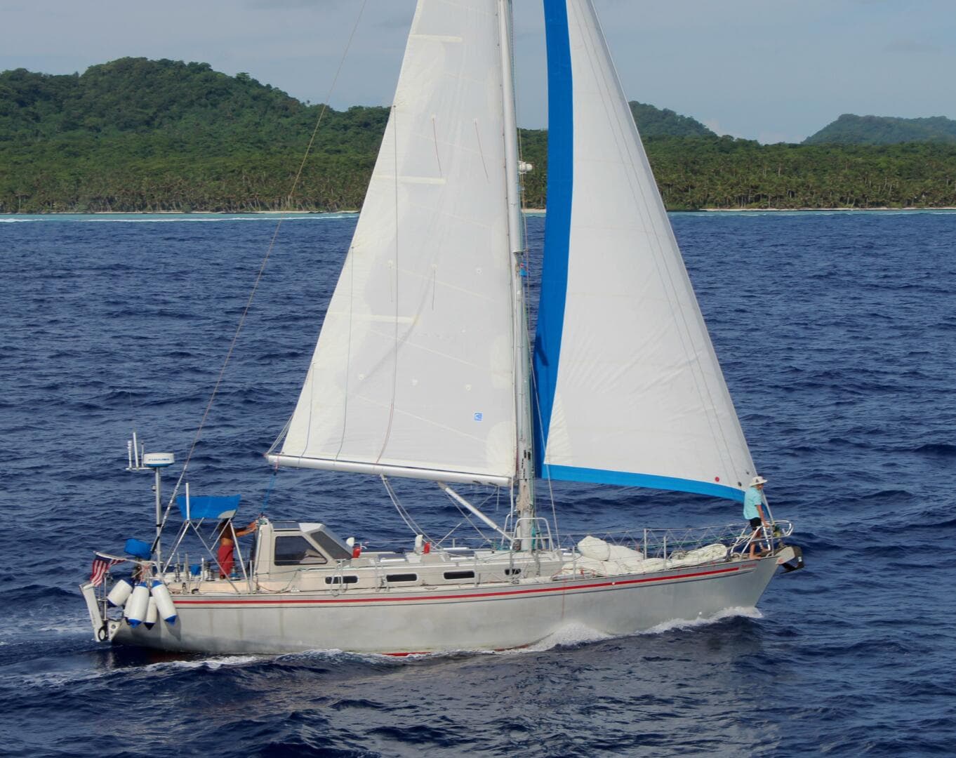 Barefoot — 2010 · 43' · Pre-Owned