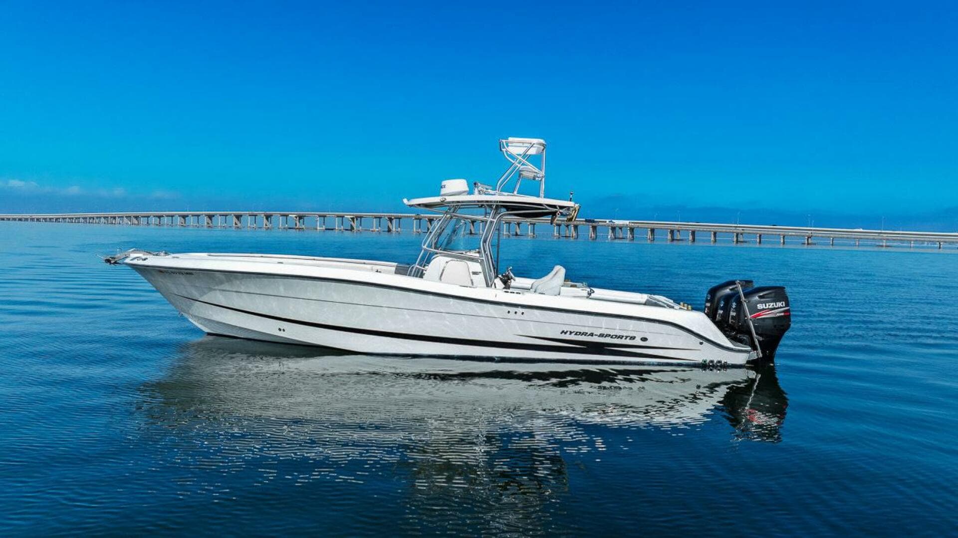 2004 Hydra-Sports Vector 3300 CC — 2004 · 33' · Pre-Owned