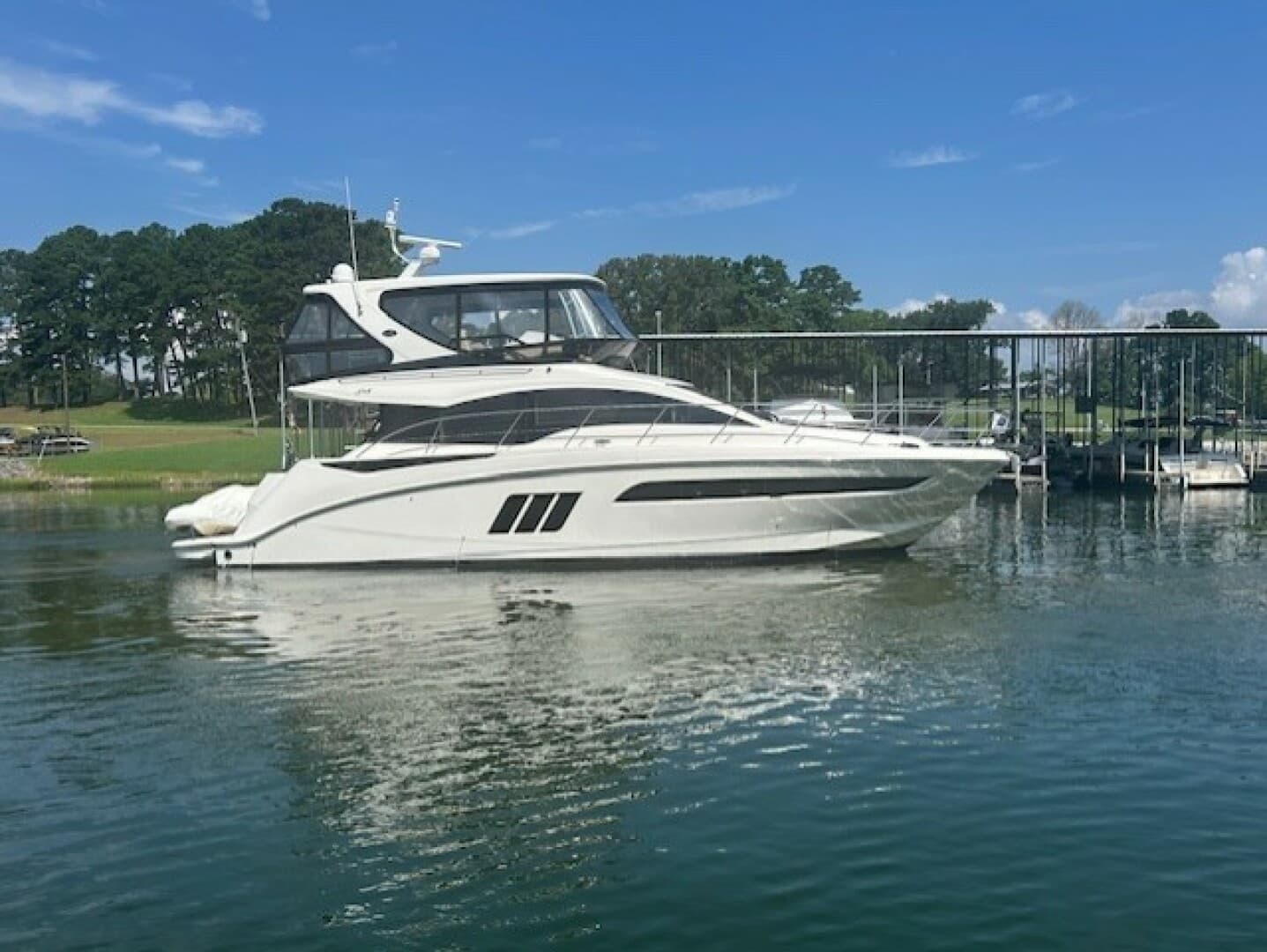 2016 Sea Ray 510 FLY — 2016 · 50' · Pre-Owned