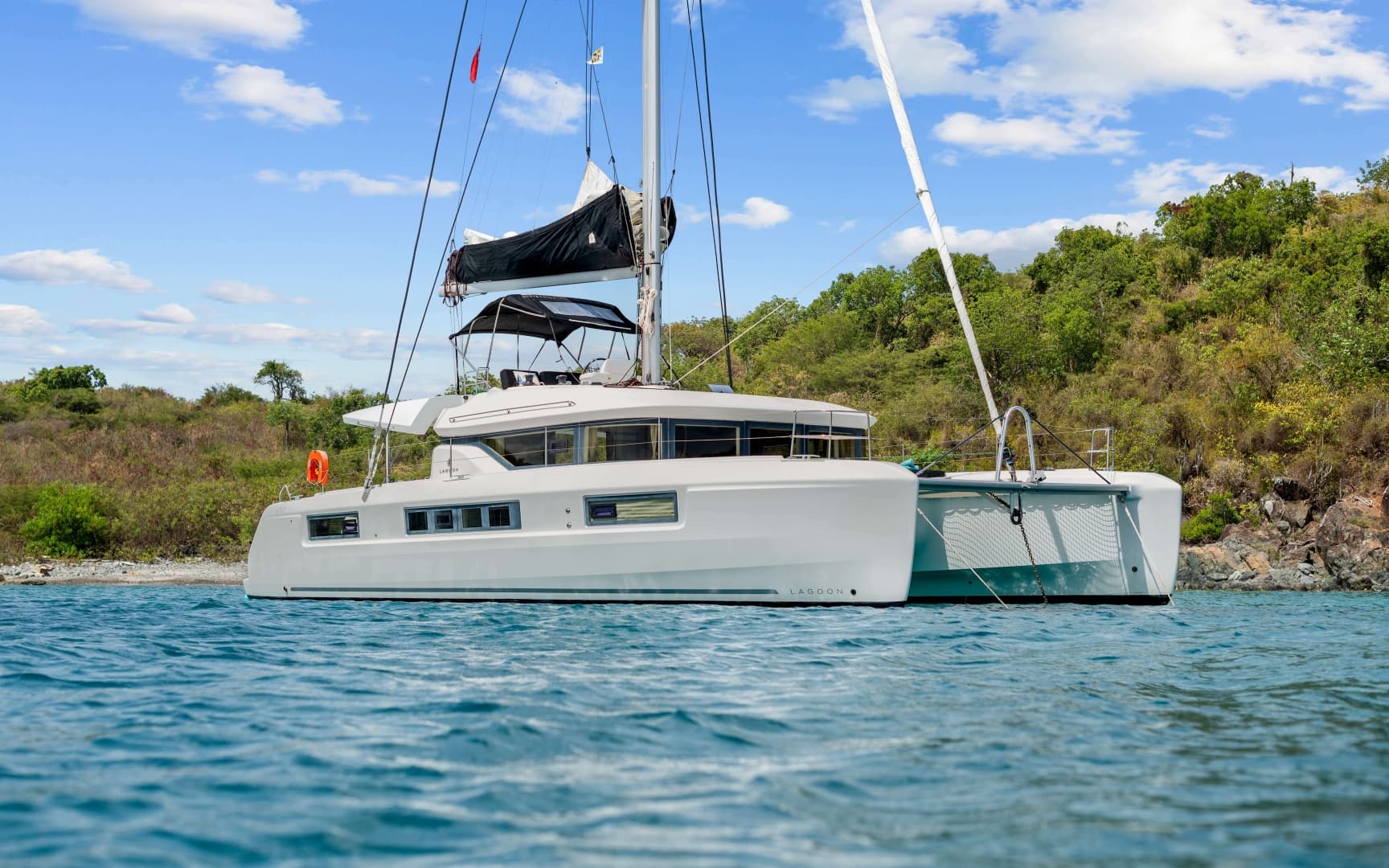 XN — 2019 · 48' · 5 Cabins · Pre-Owned