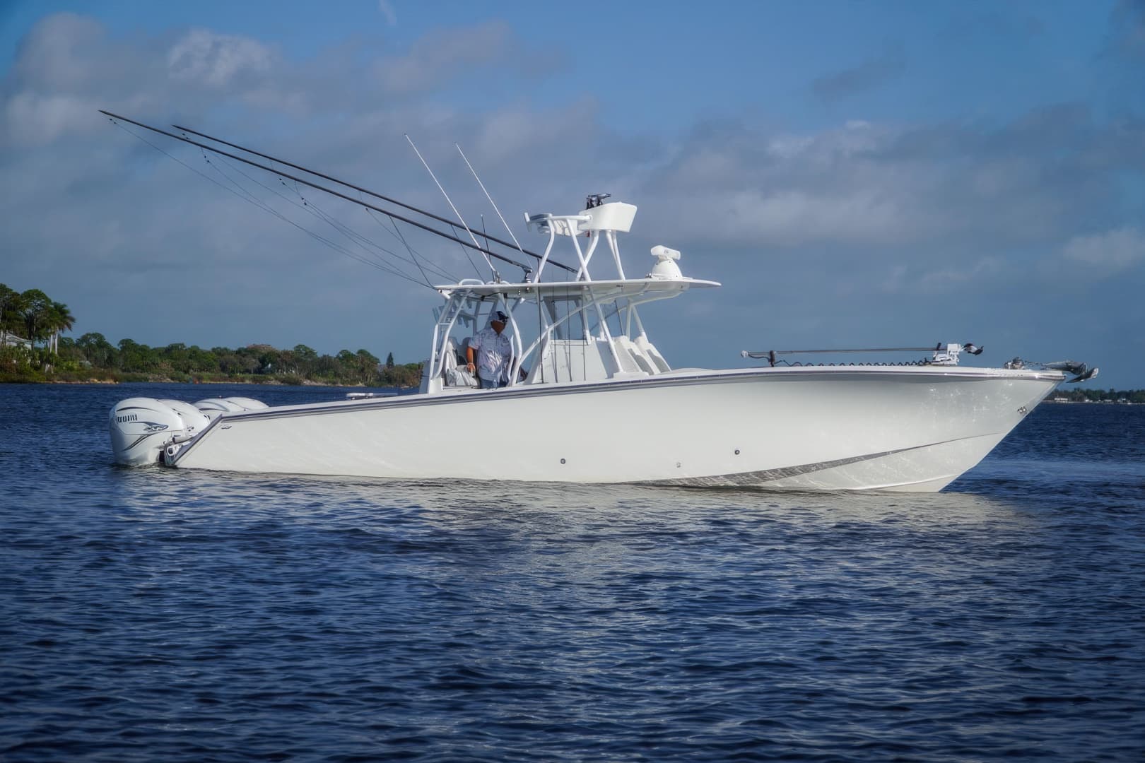 Sea Hunter — 2022 · 41' · Pre-Owned