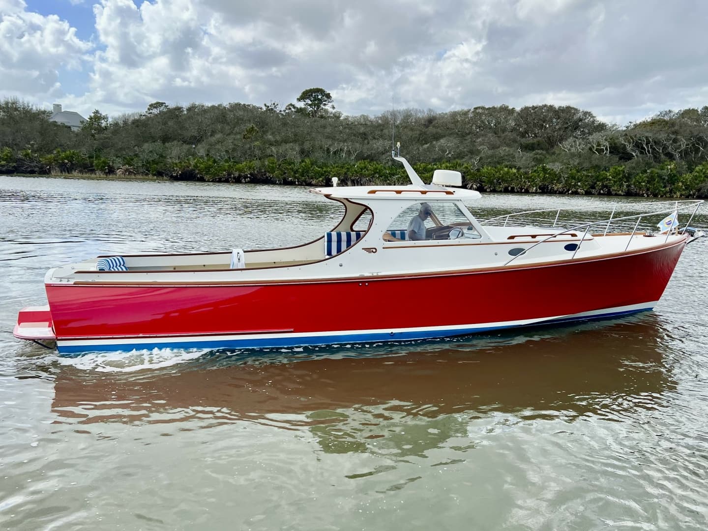 Tasmanian Devil — 1995 · 36' · 1 Cabin · Pre-Owned