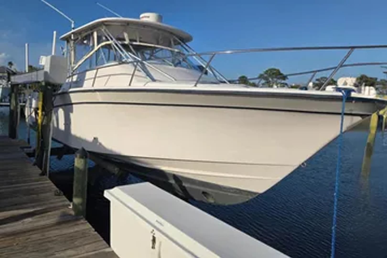 2004 Grady-White Express 330 — 2004 · 34' · Pre-Owned