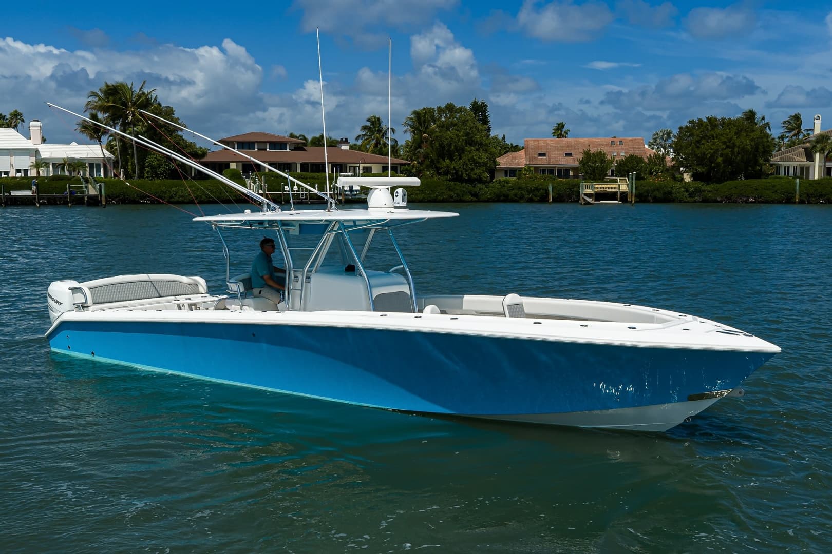 41 Bahama 2013 — 2013 · 41' · Pre-Owned