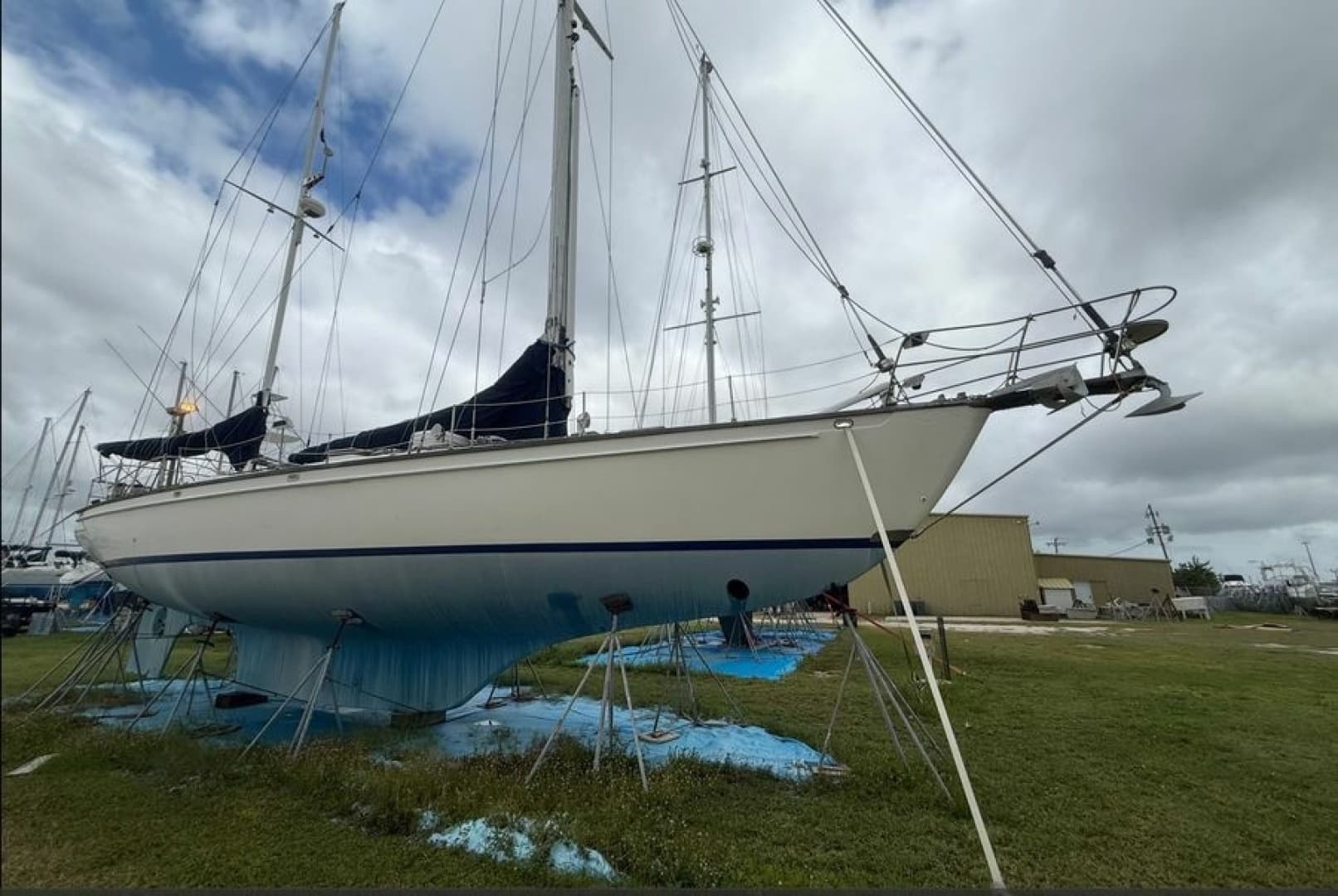 LaMeghan — 1981 · 50' · Pre-Owned