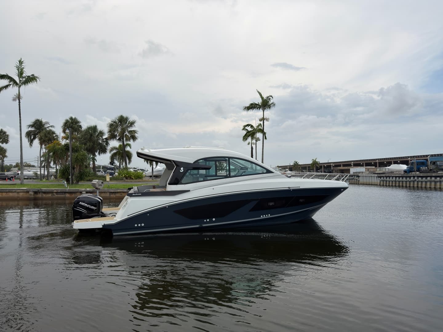 2023 Beneteau Gran Turismo 32 — 2023 · 32' · 2 Cabins · Pre-Owned