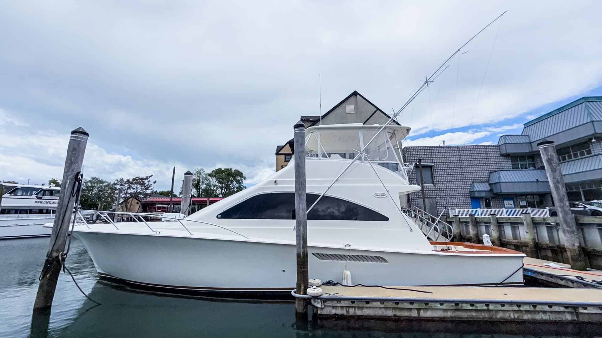 GOTCHA — 2004 · 50' · 3 Cabins · Pre-Owned