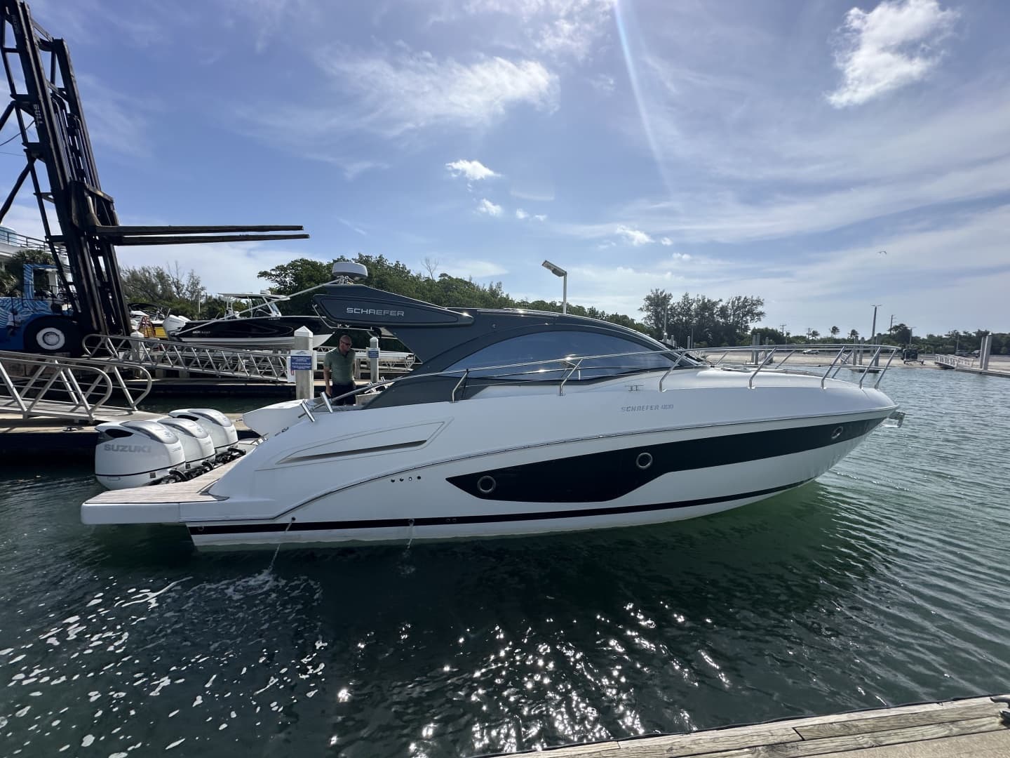 2022 Schaefer 400 Sport — 2022 · 40' · 2 Cabins · Pre-Owned